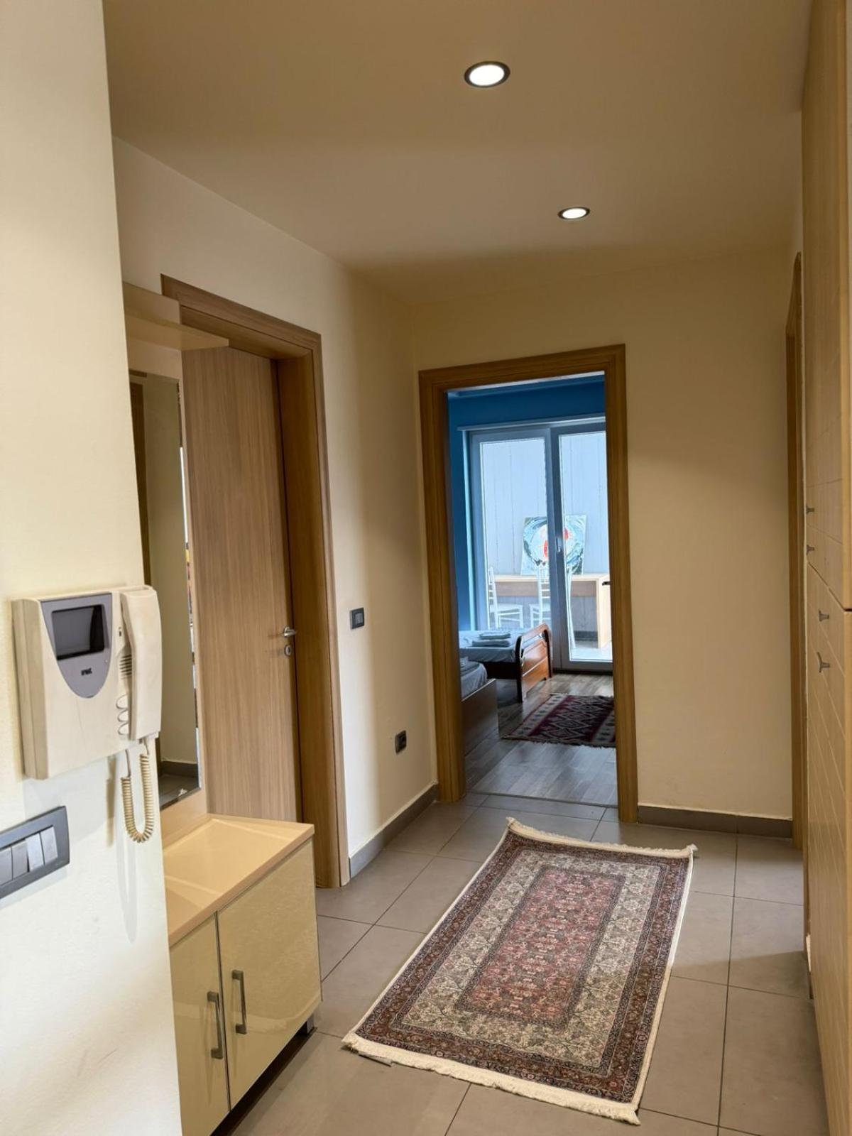 Diem Apartment Near Pazari I Ri ติรานา ภายนอก รูปภาพ